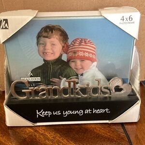 Grandkids Keep us young at heart 4x6 Photo Frame Glass/Metal